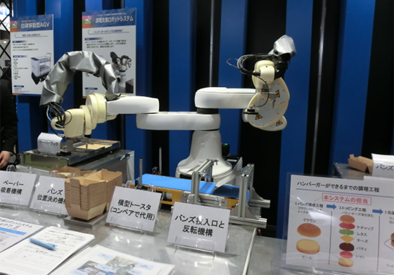 写真11.ハンバーガー調理支援ロボットシステム