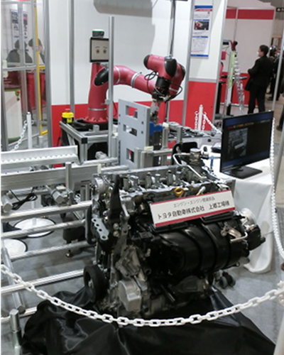 図13.人協働ロボットsawyerデモ展示