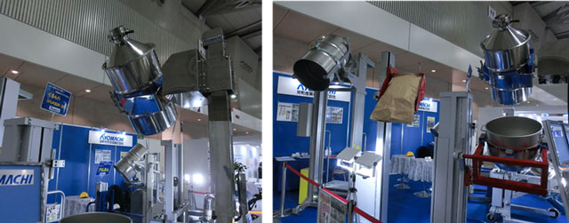 写真21. 「モノリスリフト(移動式昇降反転リフト)」と「ぐるんパ(横反転リフト)」