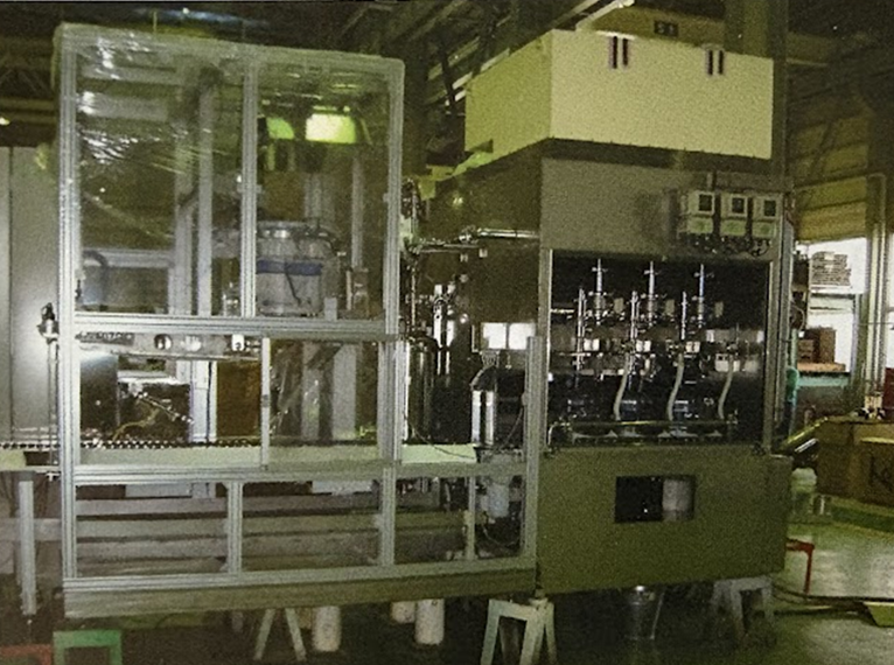 図1-14. 雰囲気浄化設備を備えた充填装置